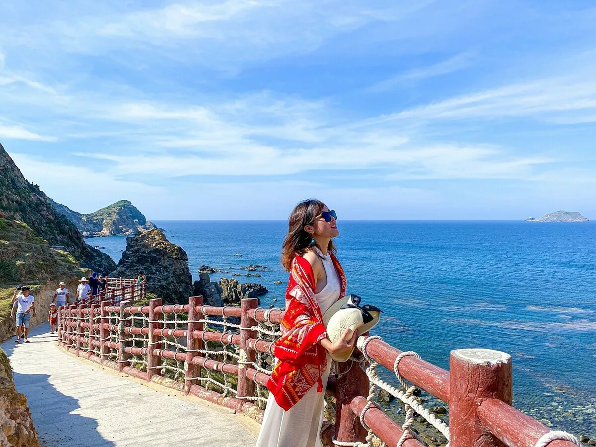 Eo Gió là địa điểm lý tưởng để thưởng thức toàn cảnh hoàng hôn tuyệt đẹp
