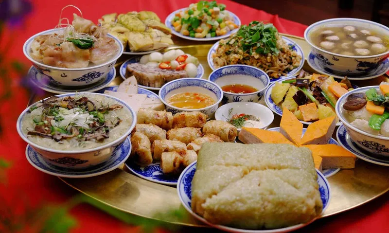 Còn gì hạnh phúc hơn kịp trở về ăn bữa cơm mẹ nấu trước thềm giao thừa
