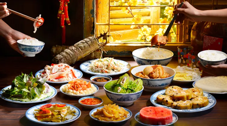 Đặt vé máy bay mùng 1 Tết vẫn kịp trở về quây quần bên mâm cơm gia đình