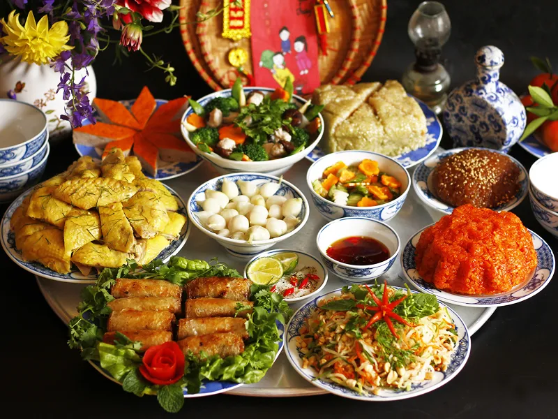 Dù có đi đâu, thì mâm cơm gia đình vẫn luôn ngon và đủ đầy tình yêu thương nhất