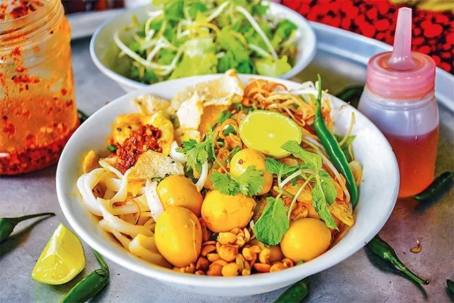 Mì quảng là món ăn đặc sản nhất định phải thử khi đến nơi đây du lịch