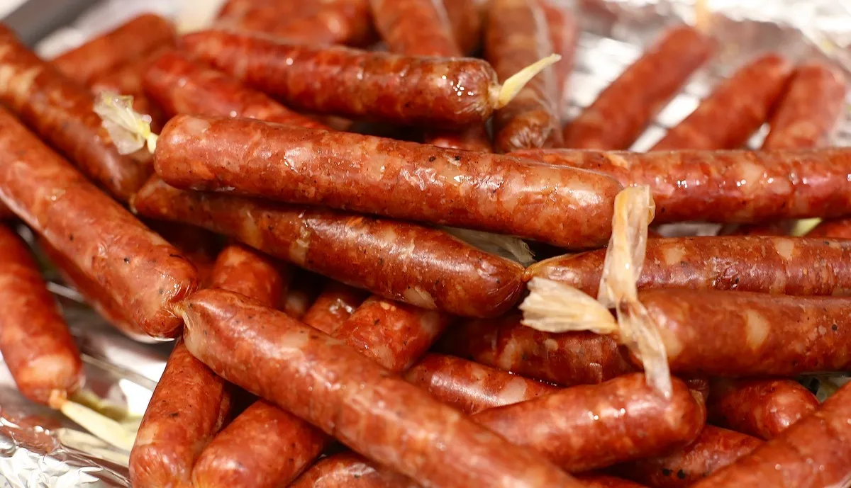 Món quà nhỏ mà đầy ý nghĩa: lạp xưởng đặc sản Tây Bắc.