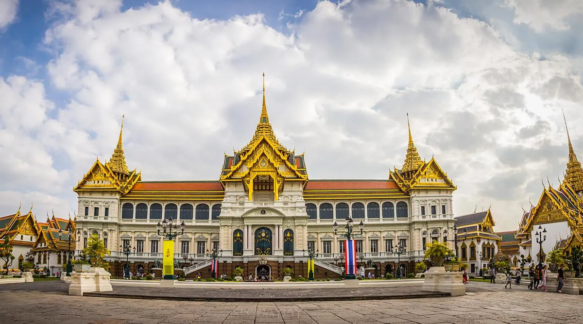 Grand Palace gây ấn tượng với kiến trúc lộng lẫy và nhiều chi tiết tinh xảo.