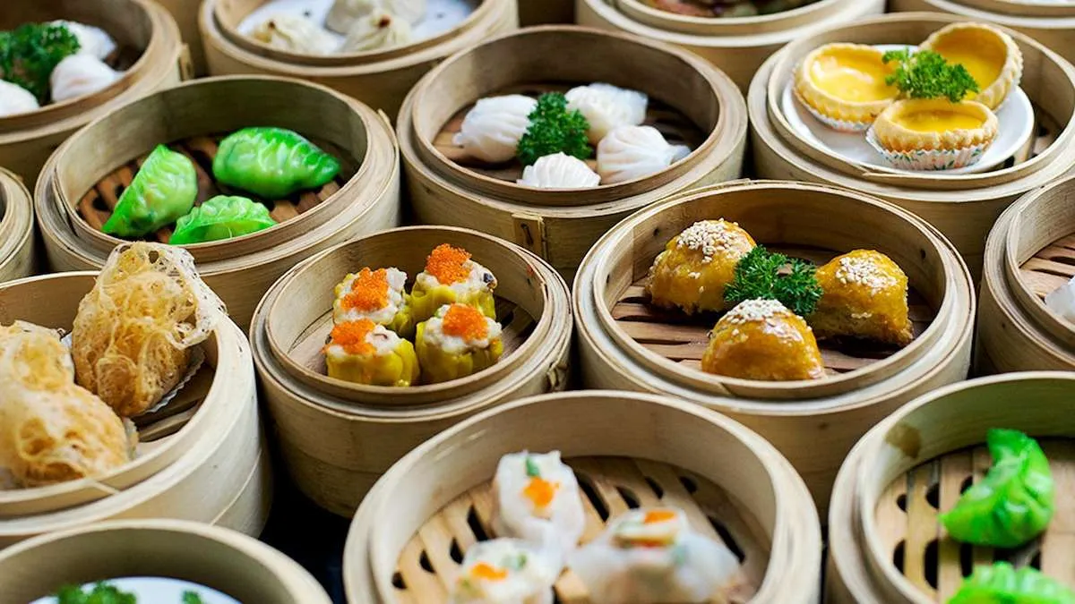 Từng xửng dim sum bốc hơi nóng mang theo hương thơm rất dễ chịu.