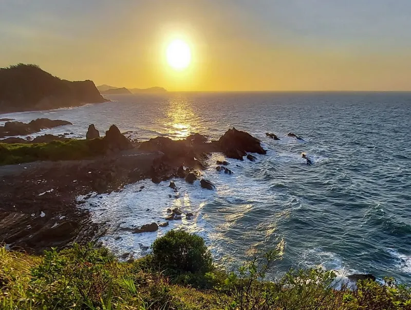 Chiêm ngưỡng vẻ đẹp hoang sơ của bãi đá Cầu Mỵ