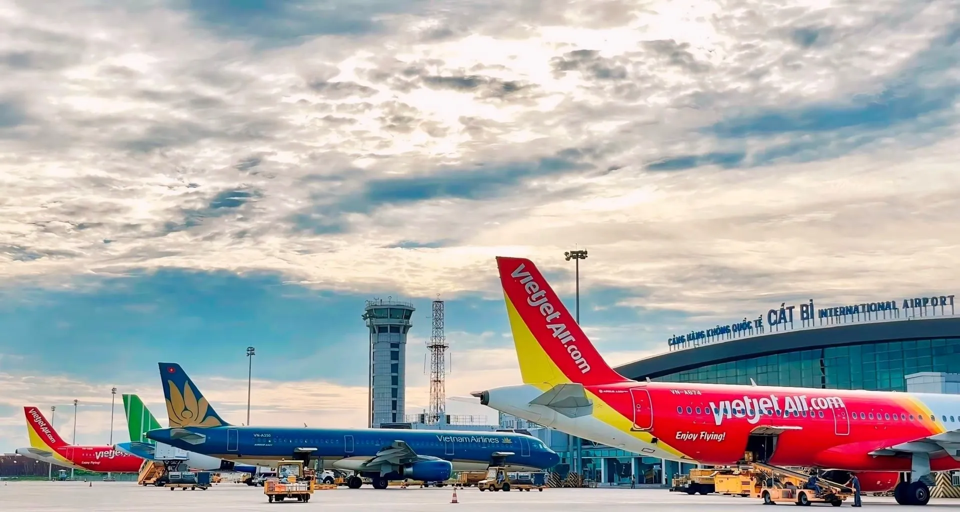 Từ sân bay Cát Bi bạn có thể dễ dàng di chuyển đến Hạ Long trong thời gian ngắn