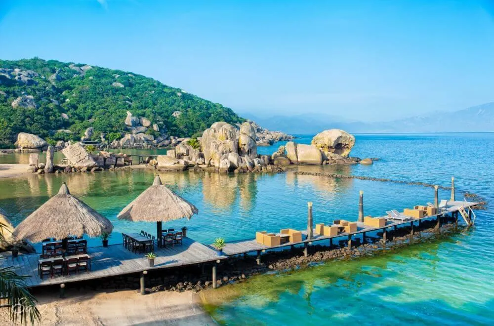 Bình Hưng viên ngọc xanh của vịnh Cam Ranh