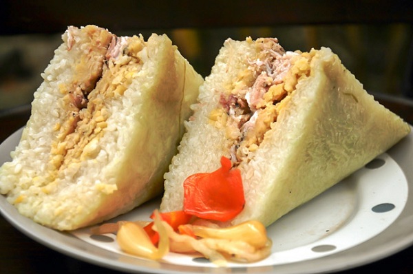 Bánh chưng Nhật Lệ