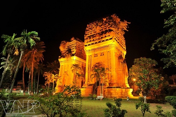 Tháp đôi
