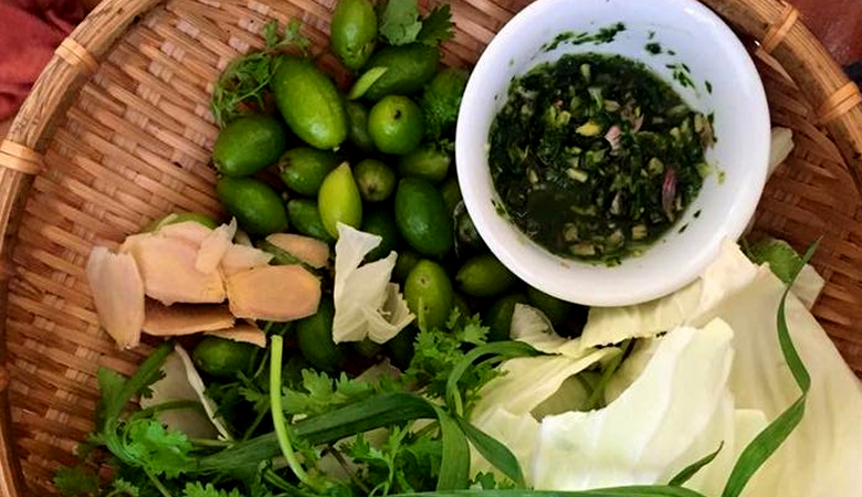 Cải bắp cuốn nhót xanh
