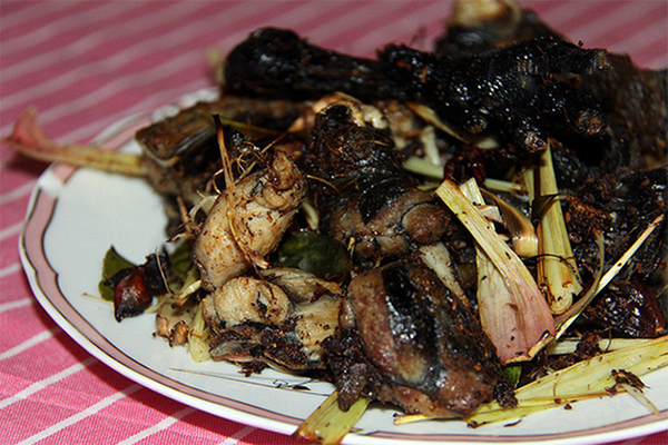 Gà đen Sapa