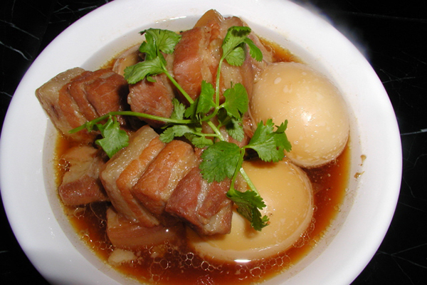 Thịt kho hột vịt