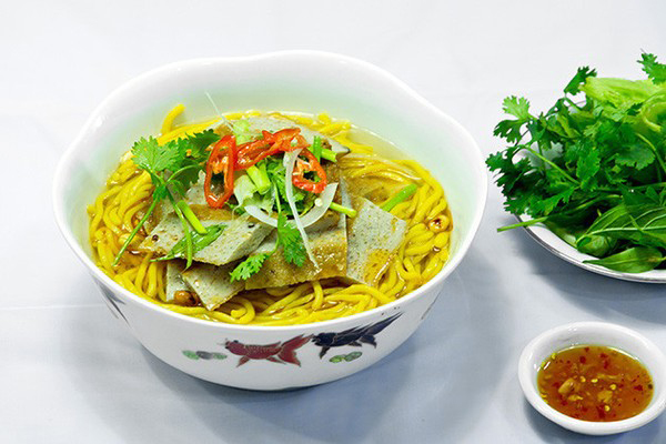 Bún bắp chả cá