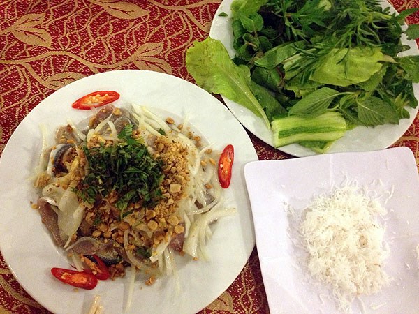 Ăn kèm với rau sống thì còn gì bằng