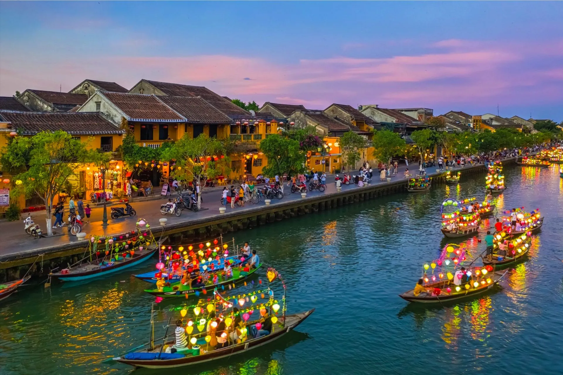 Hội An lãng mạn với những ánh đèn rực rỡ mỗi đêm xuống