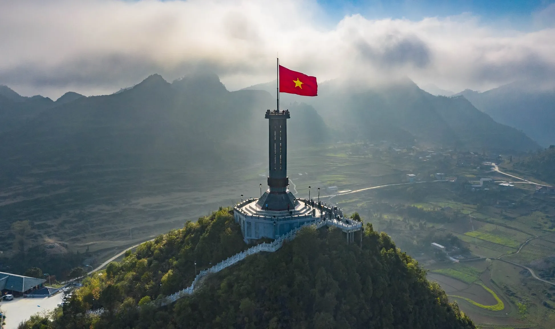 Cột cờ Lũng Cú, nơi đất trời giao hòa và lòng tự hào dâng trào
