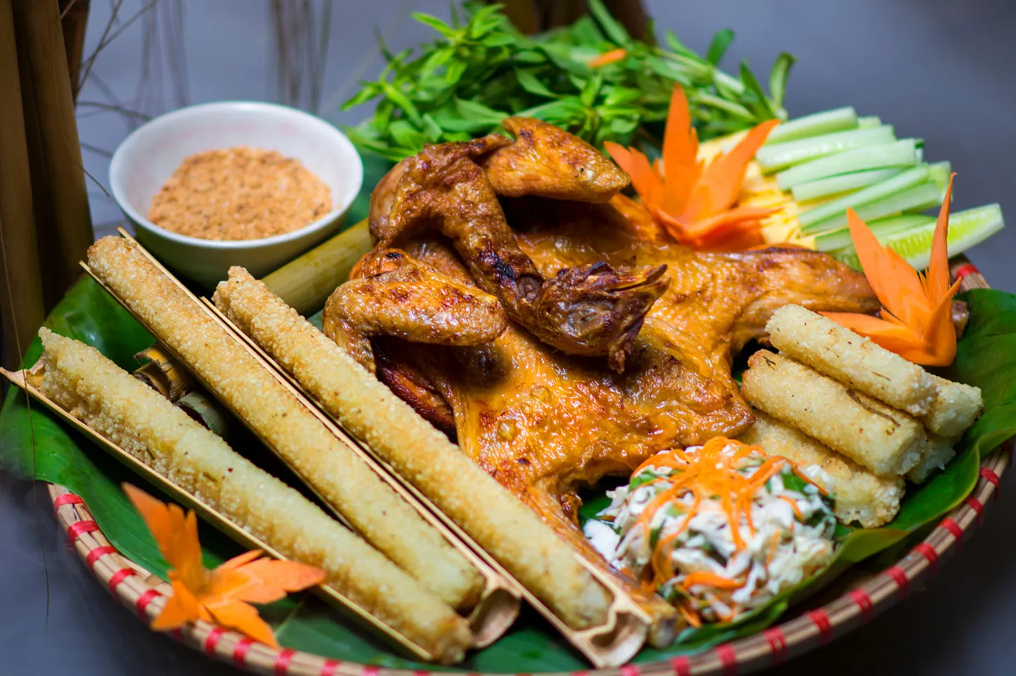 Thưởng thức gà nướng Măng Đen, tinh hoa ẩm thực của núi rừng Kon Tum.