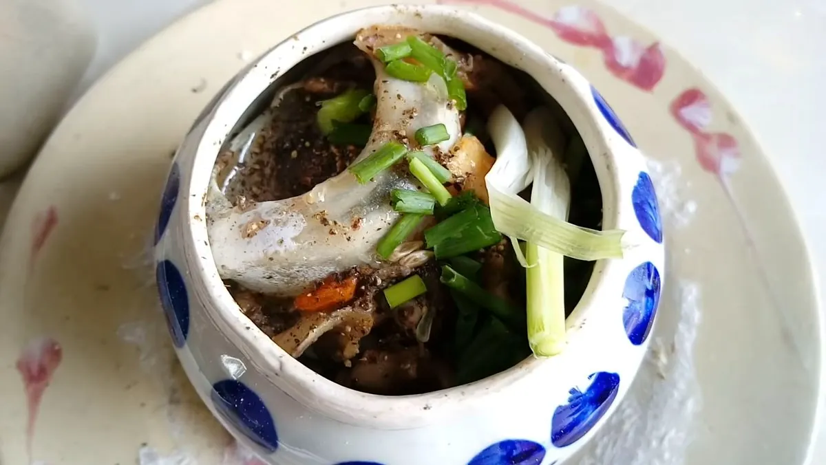 Đặc sản Phú Yên: mắt cá ngừ đại dương, vừa béo, vừa thơm, vừa đúng chất biển.