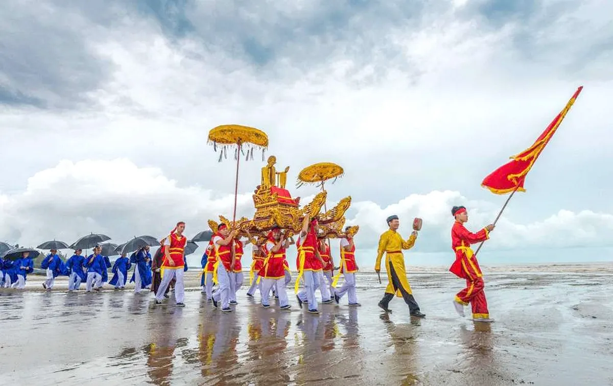 Lễ hội đình Trà Cổ mang đến không khí nhộn nhịp với những trò chơi dân gian và nghi lễ truyền thống.