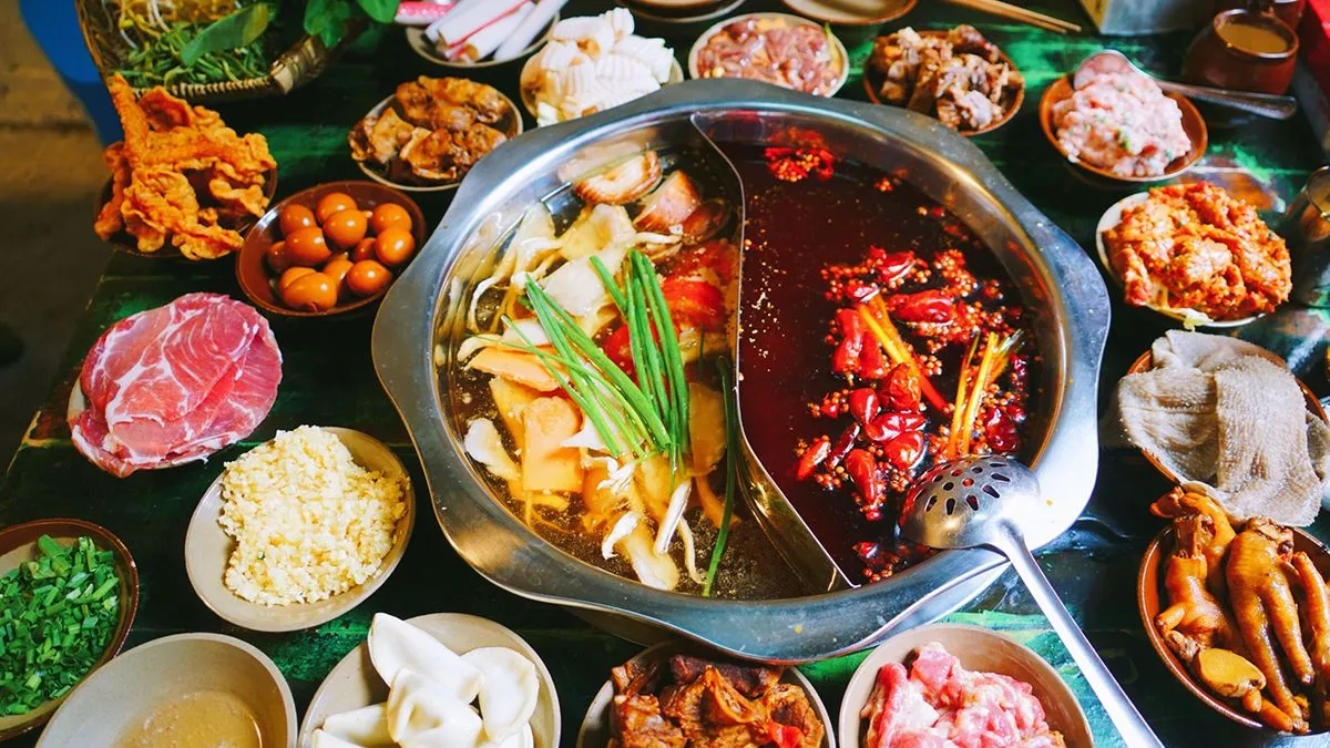 Lẩu Tứ Xuyên nổi bật với vị cay nồng lan tỏa.