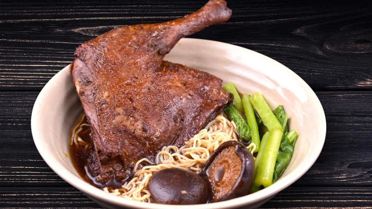 Mì vịt tiềm có hương vị đậm đà, khó quên
