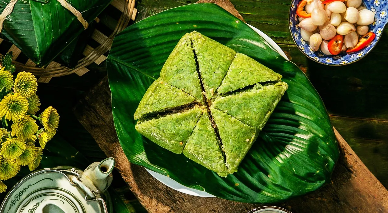 Bánh chưng là món ăn không thể thiếu vào dịp Tết của người Việt.