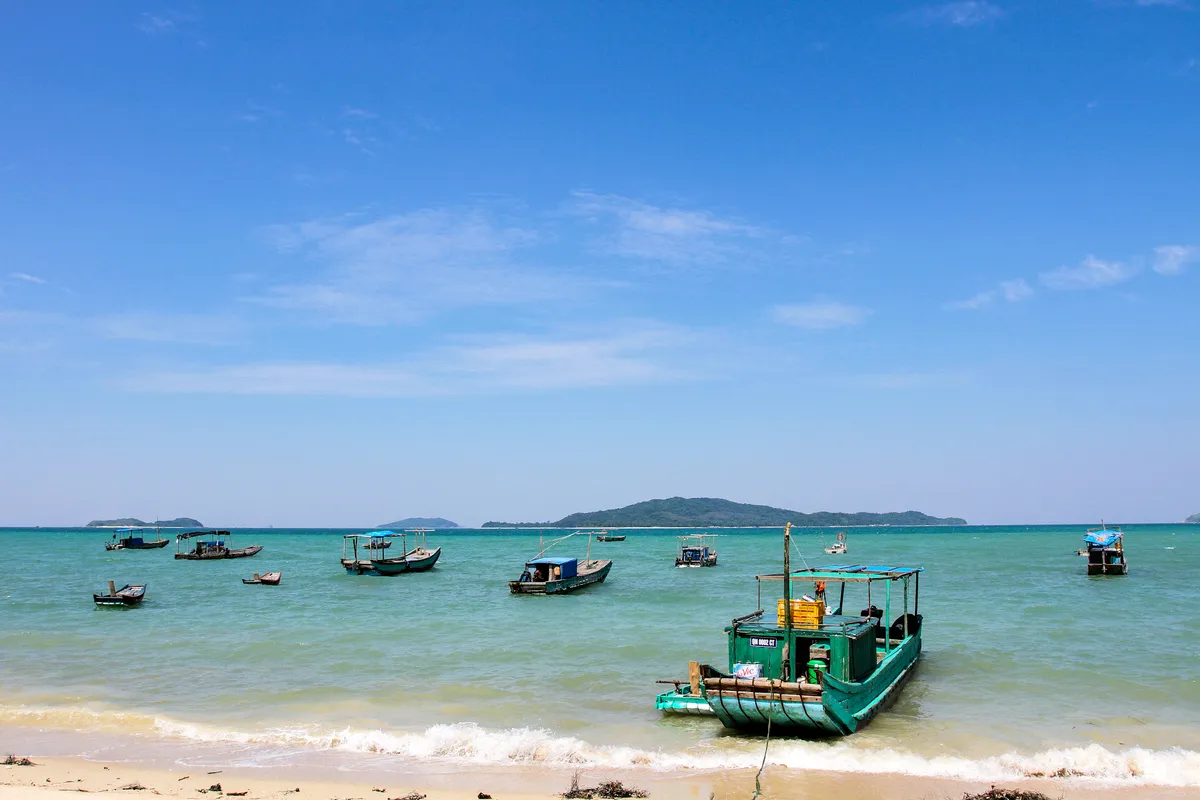 Viên ngọc bích thô của đảo Cô Tô