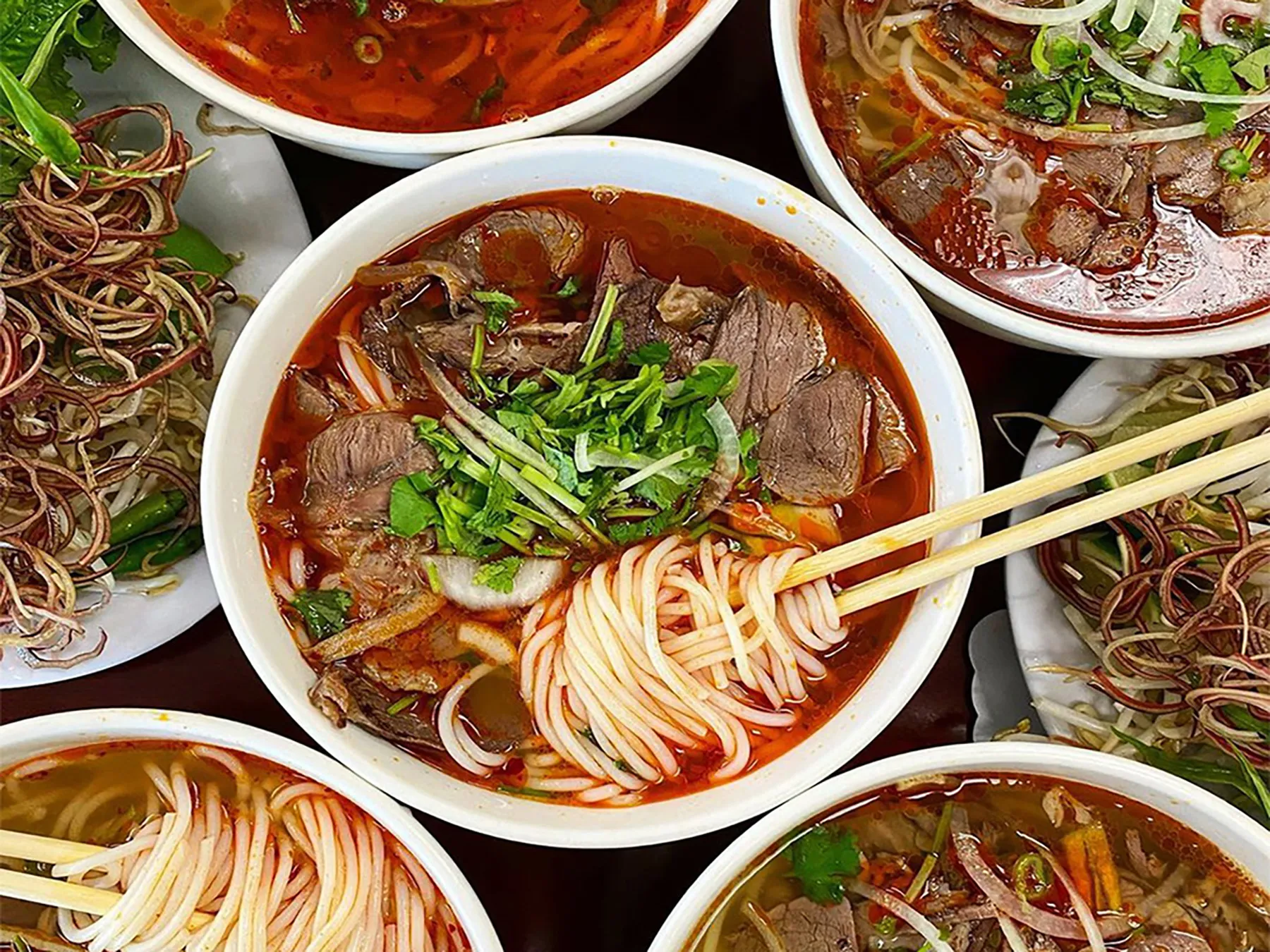 Bún bò Huế nổi tiếng trứ danh khắp cả nước